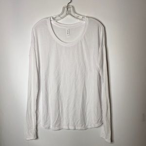 NWOT Bella Womans Top SOFT Long Sleeve WHITE M MEDIUM